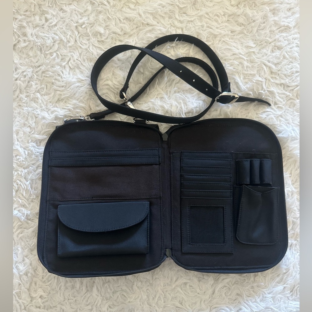 Coldwater Creek Travel Organizer Crossbody Bag - Picture 5 of 5